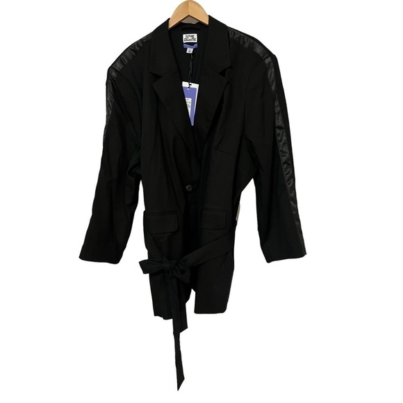 Future Collective Black Belted Blazer Size 4X NWT - Picture 3 of 7